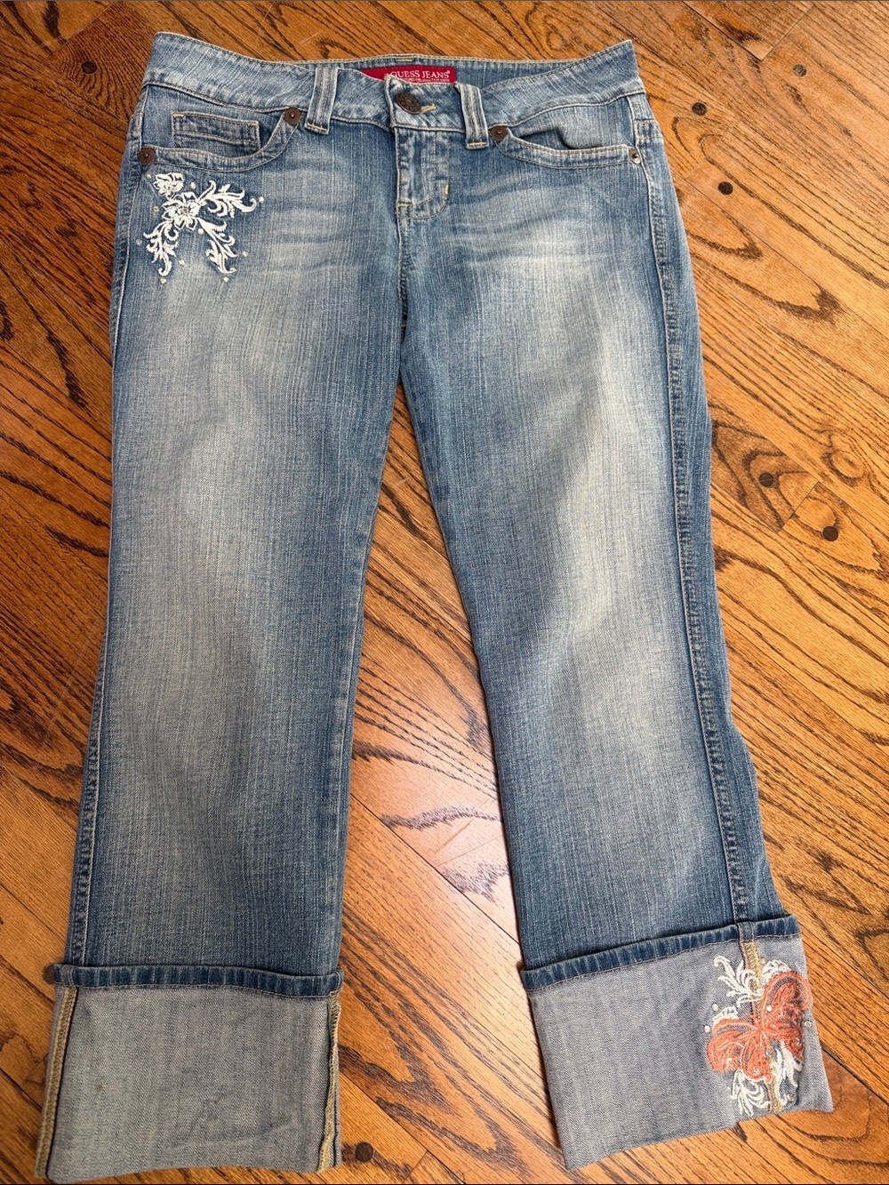 Guess sz 31 Cropped cuffed low rise faded jeans embroidery sequins